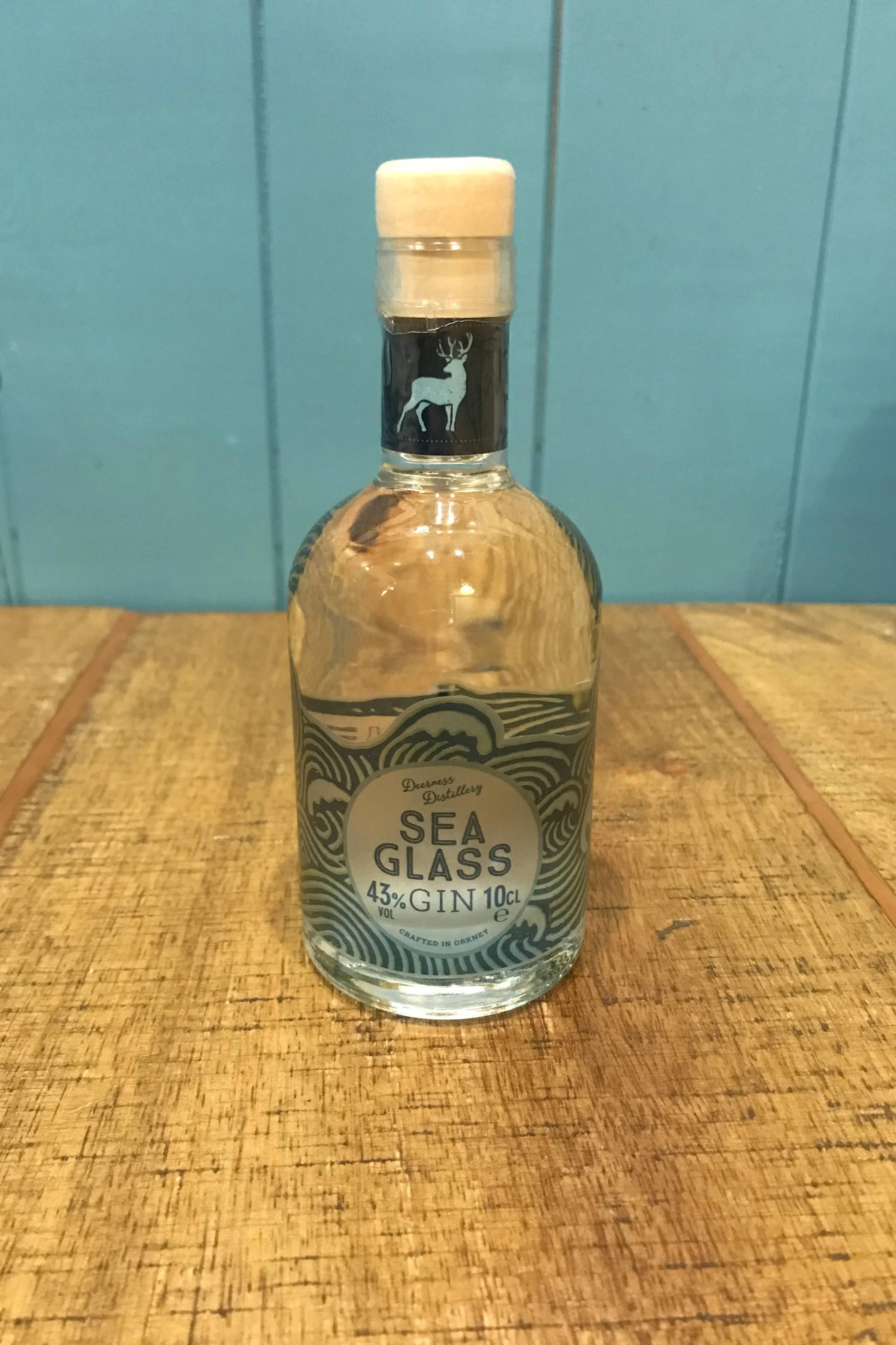 Deerness Distillery Gin - Sea Glass Miniature 10cl with gin mat