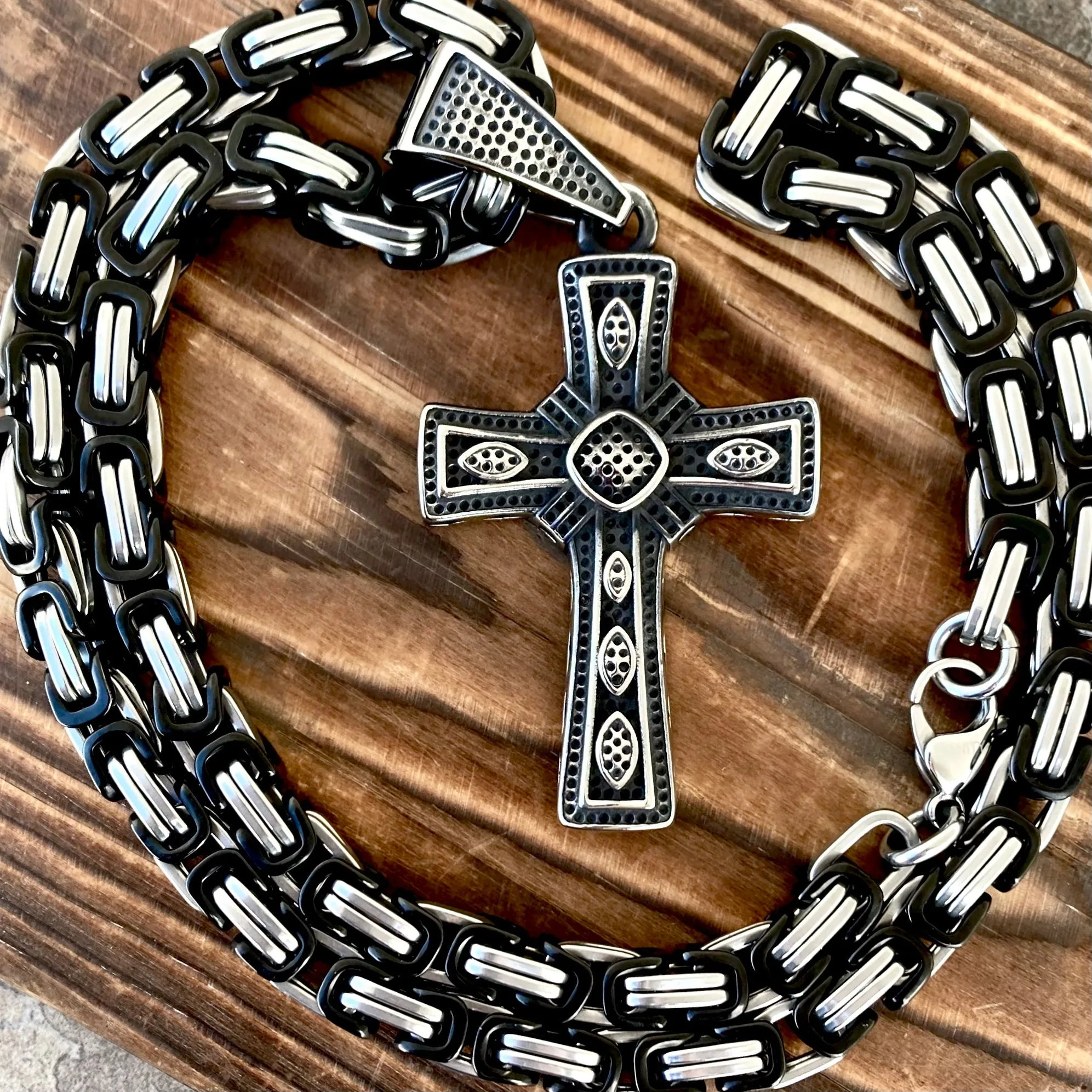 Pendant - Celtic Guardian Cross - PEN700