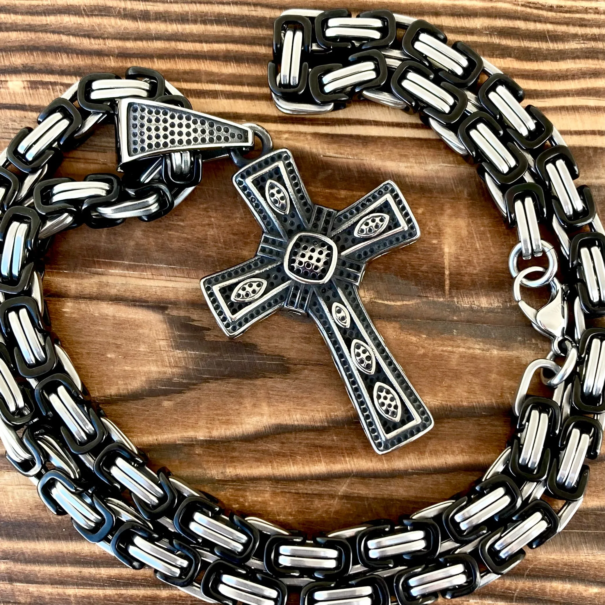Pendant - Celtic Guardian Cross - PEN700