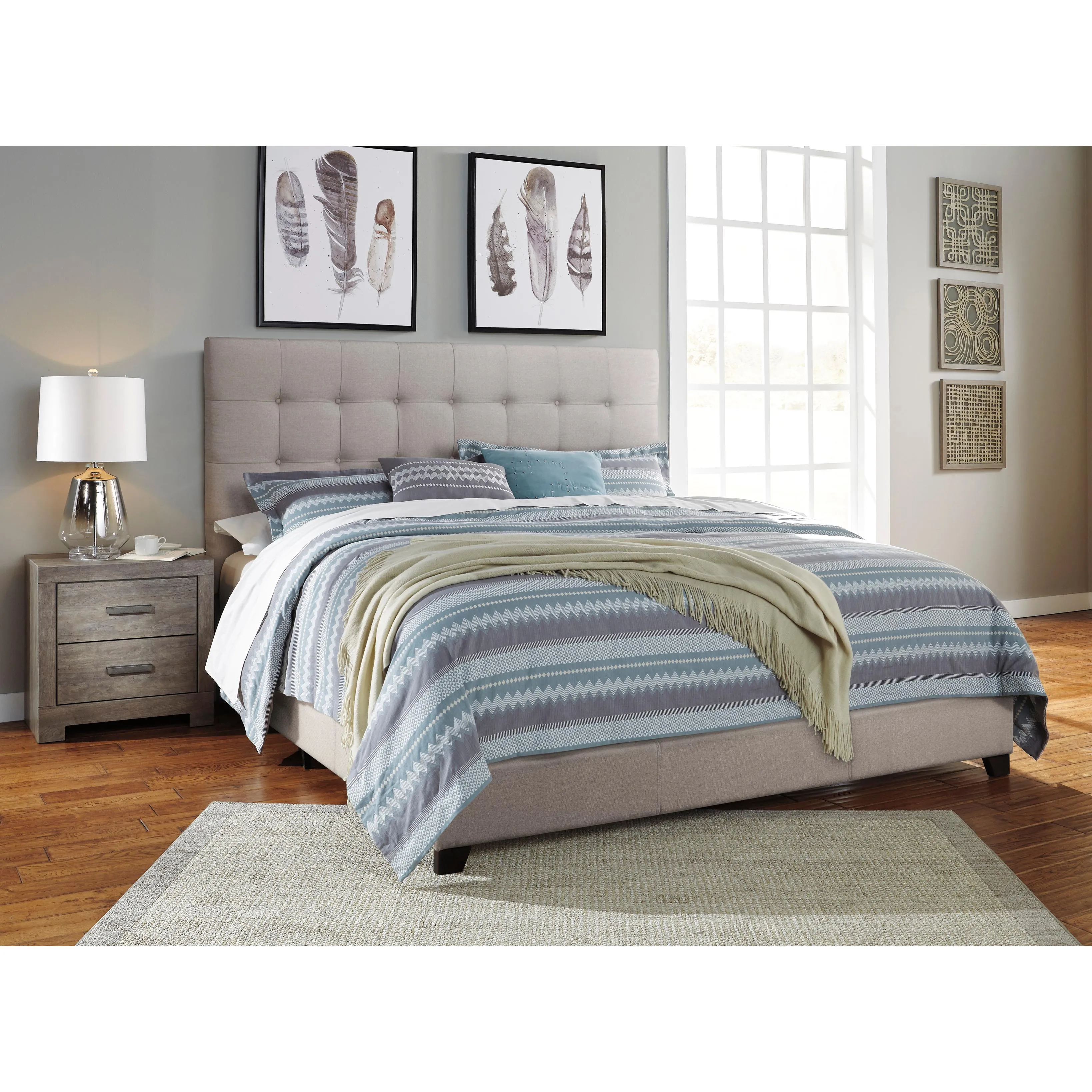 Signature Design by Ashley Dolante King Upholstered Bed B130-582